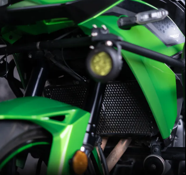 ZANA RADIATOR GUARD(GRILL) BLACK HONEY COMB FOR KAWASAKI VERSYS 650